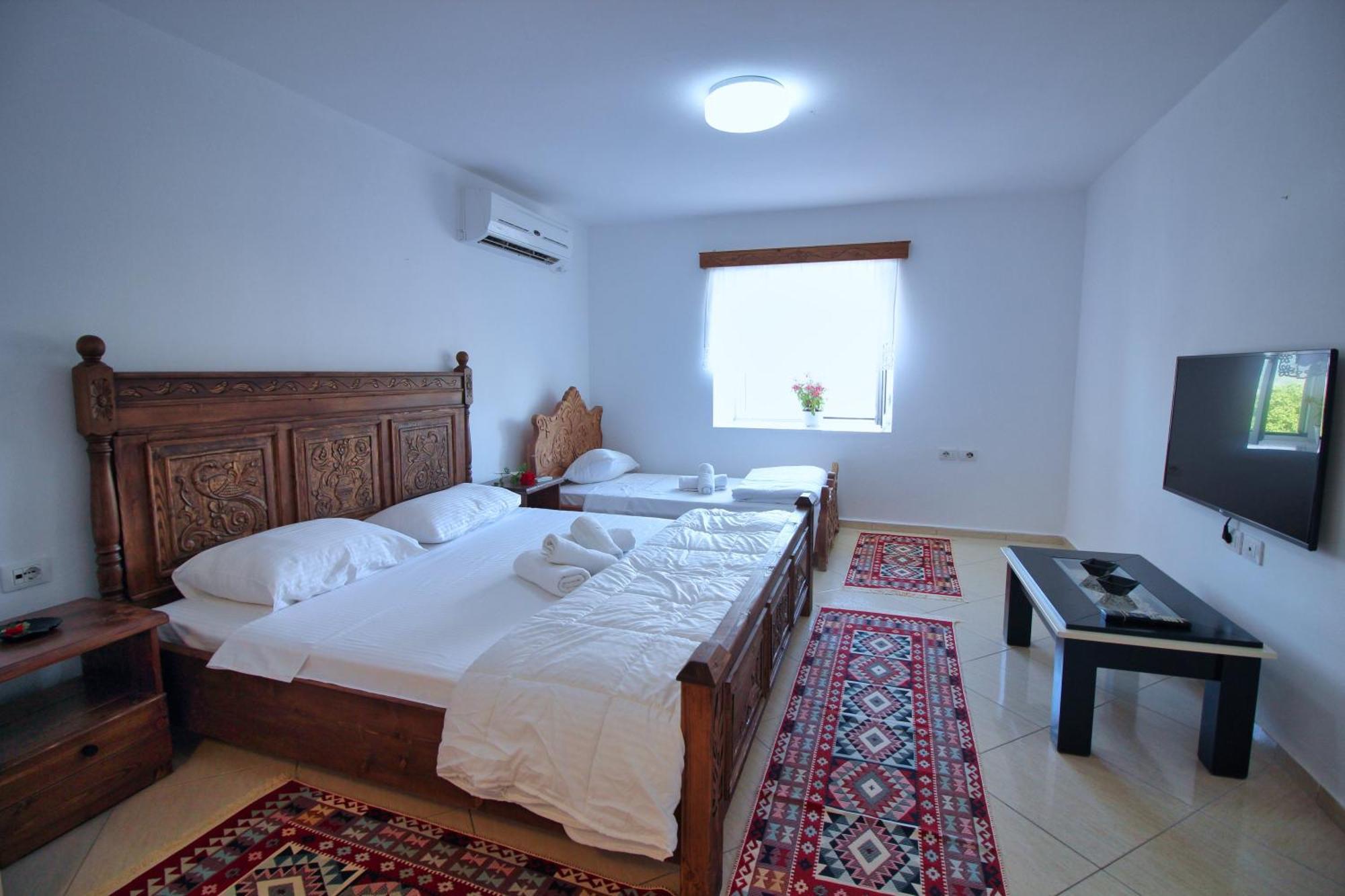 Guri Guesthouse Gjirokastër Dış mekan fotoğraf