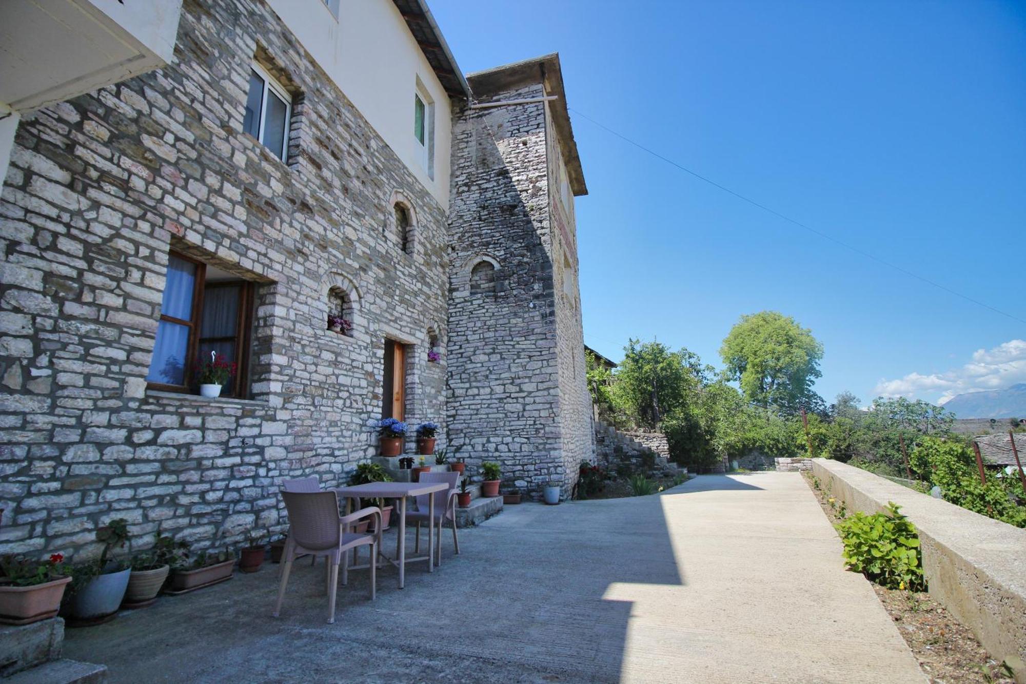Guri Guesthouse Gjirokastër Dış mekan fotoğraf