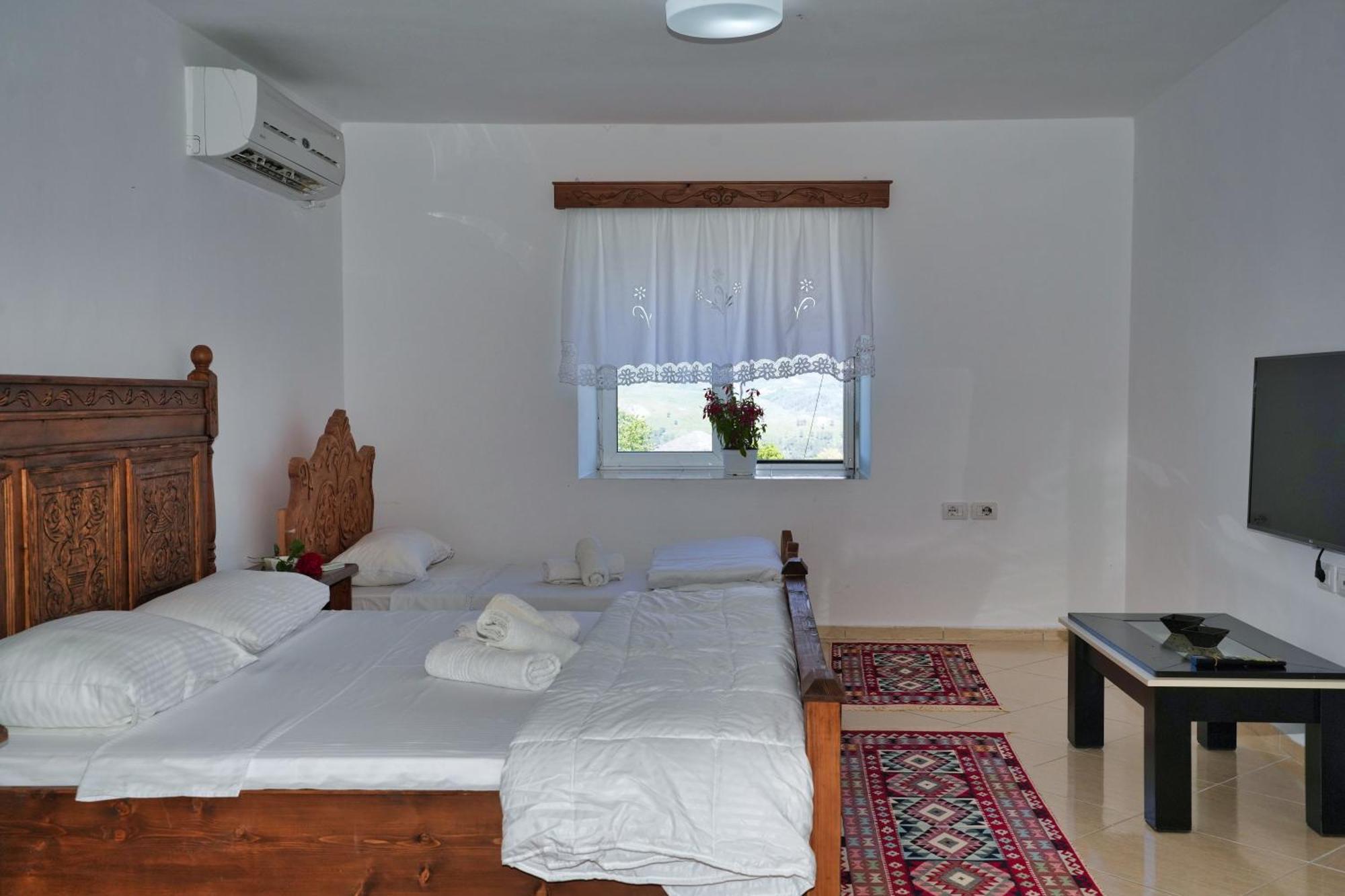 Guri Guesthouse Gjirokastër Dış mekan fotoğraf