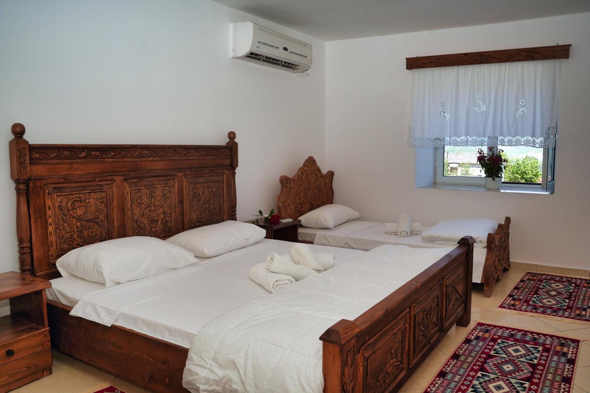 Guri Guesthouse Gjirokastër Dış mekan fotoğraf