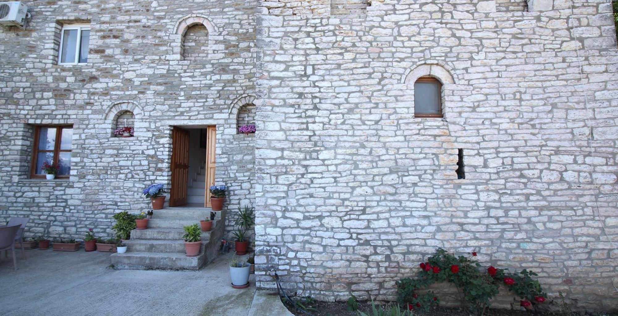 Guri Guesthouse Gjirokastër Dış mekan fotoğraf