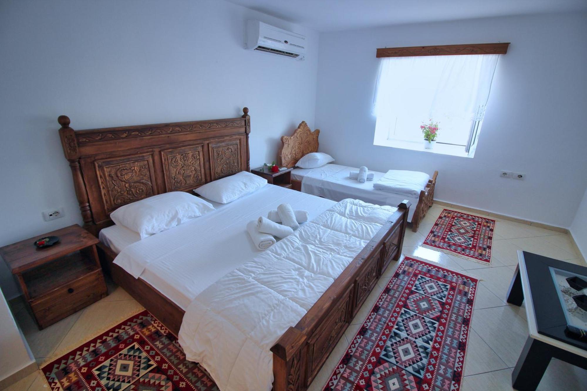 Guri Guesthouse Gjirokastër Dış mekan fotoğraf