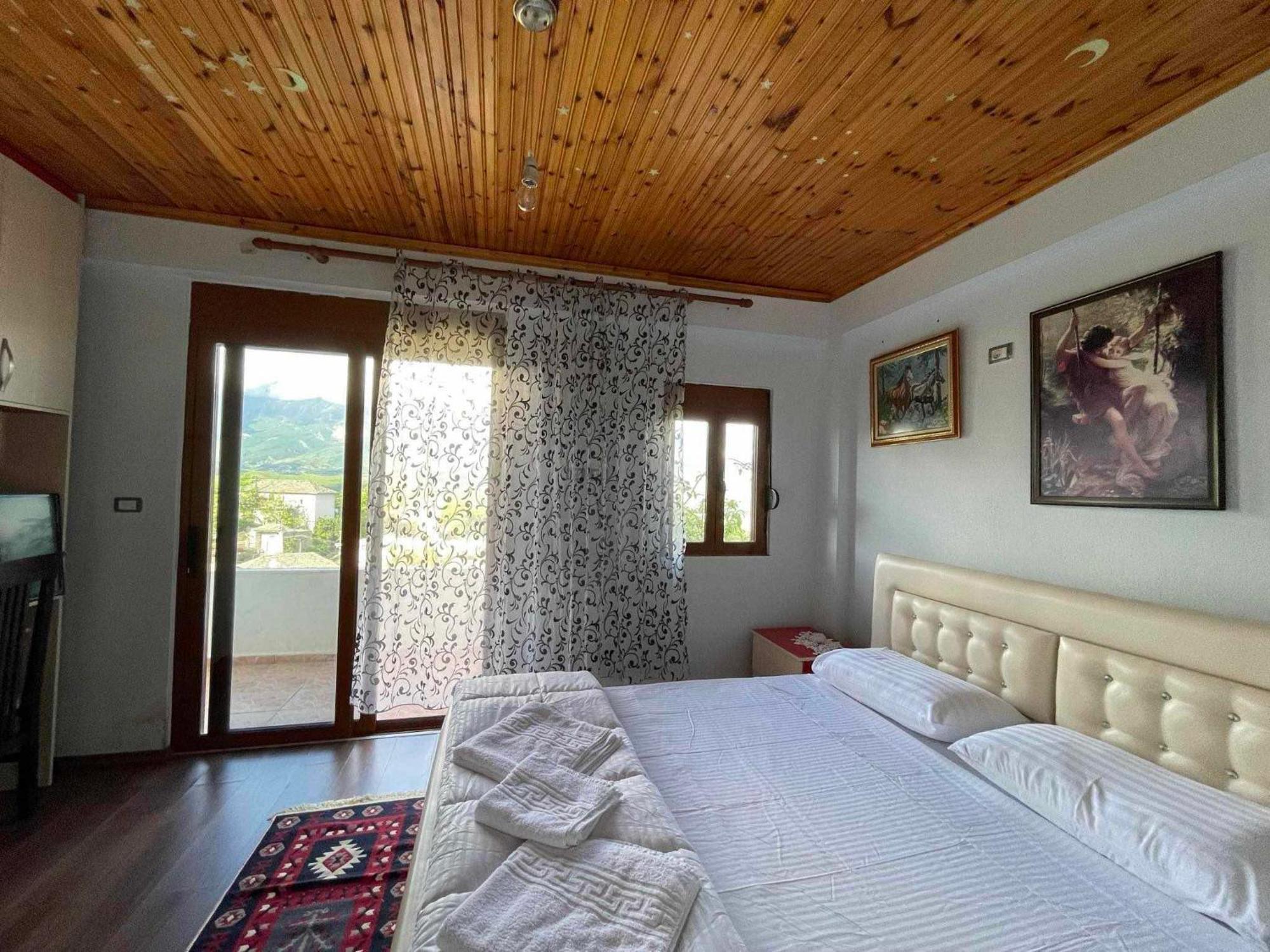 Guri Guesthouse Gjirokastër Dış mekan fotoğraf
