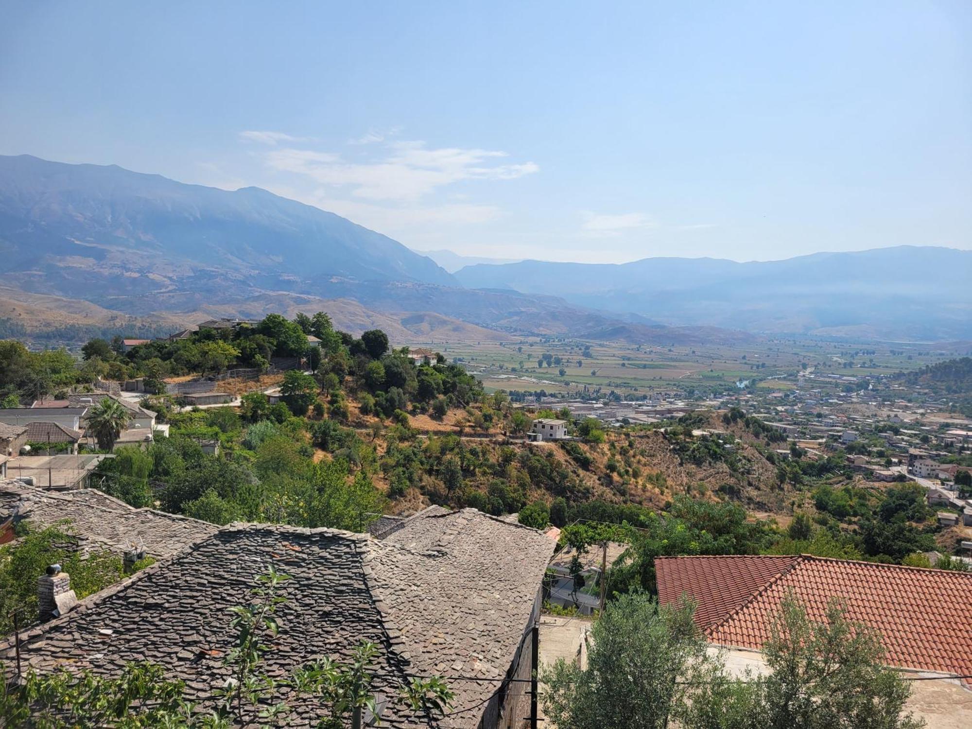 Guri Guesthouse Gjirokastër Dış mekan fotoğraf