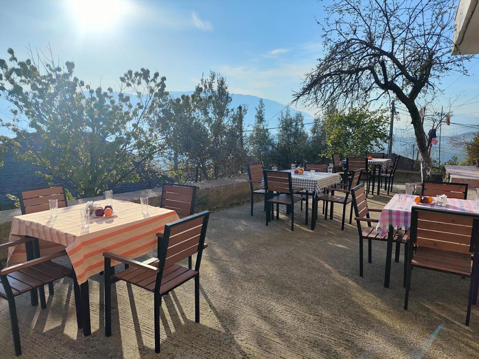Guri Guesthouse Gjirokastër Dış mekan fotoğraf